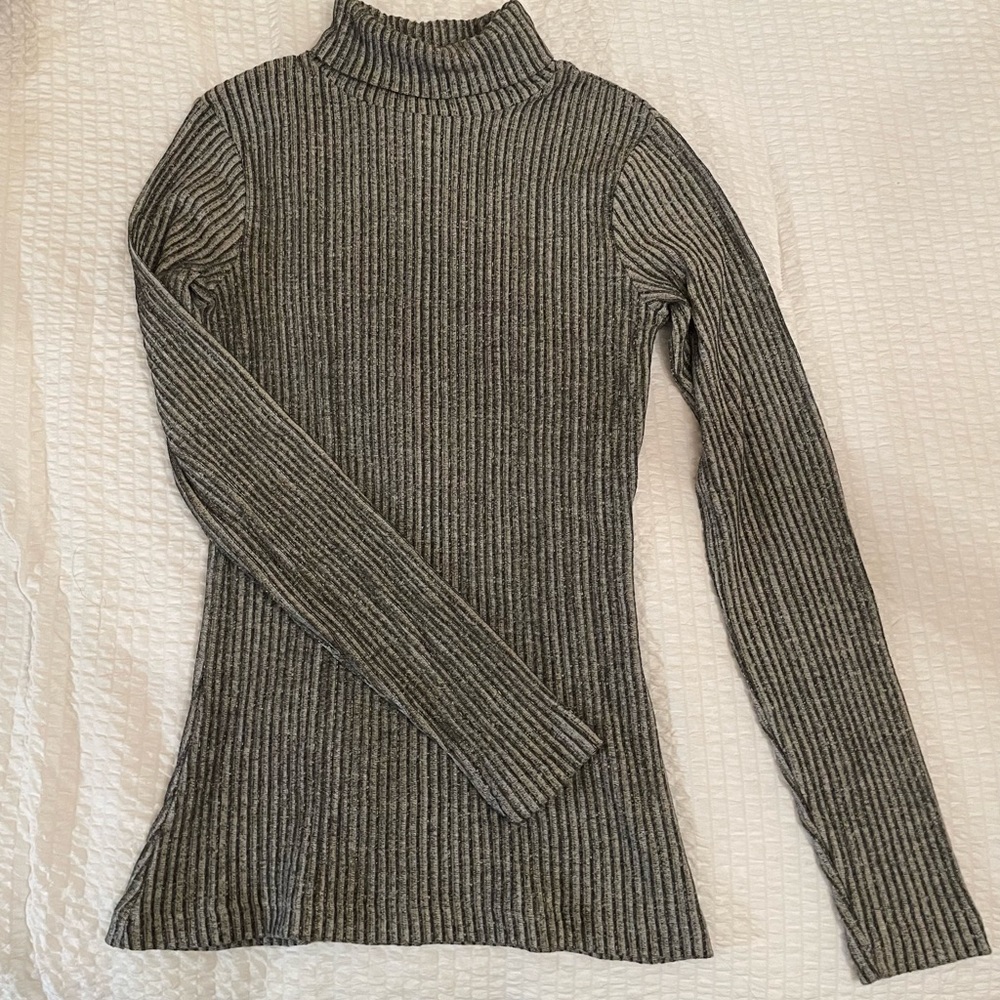 French Connection Gray Ribbed Knit Sweater - Picture 2 of 6